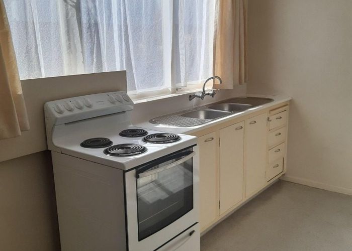  at 2/8 Stanmore Road, Linwood, Christchurch City, Canterbury