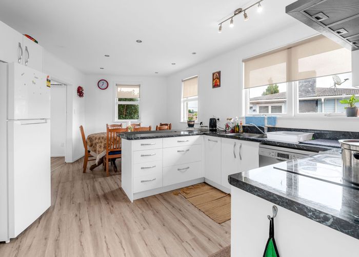  at 90 Mount View Road, Melville, Hamilton, Waikato