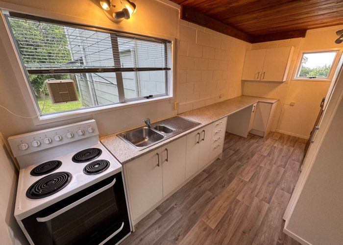  at 2/42 Fir Street, Waterview, Auckland City, Auckland