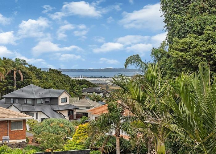  at 100 Eugenia Rise, Goodwood Heights, Auckland