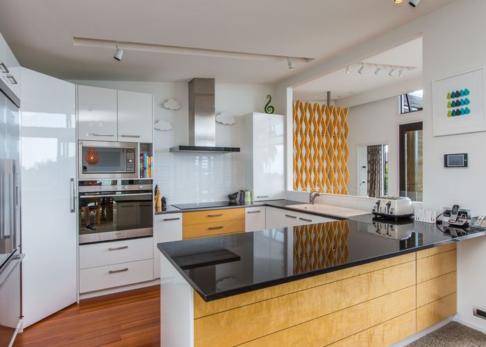 at 2/1 Tokomaru Street, Orakei, Auckland