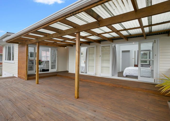 Free property data for 14 Esmeralda Avenue, Avondale, Auckland - homes ...