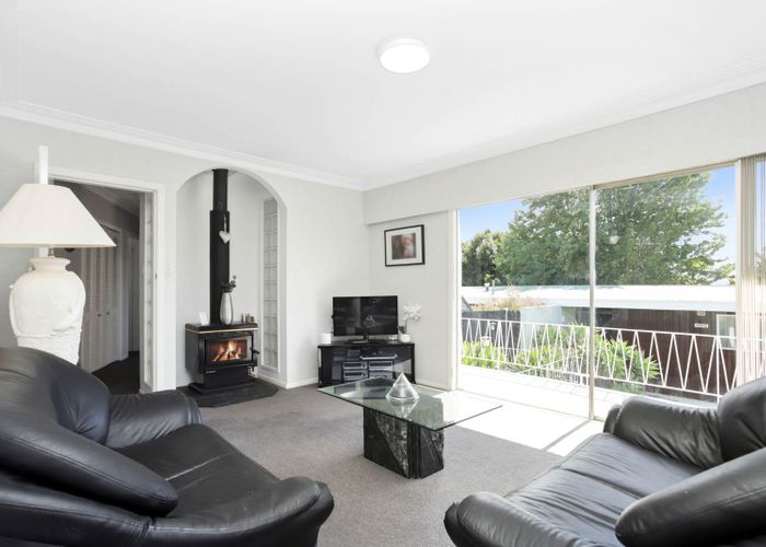  at 7 Lawrence Crescent, Hillpark, Auckland