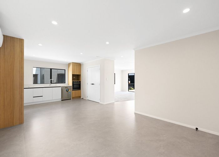  at 2/11 Musselwhite Terrace, Chartwell, Hamilton, Waikato