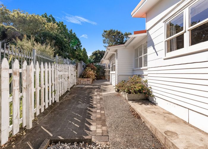  at 21 St Leonards Road, Kelston, Waitakere City, Auckland