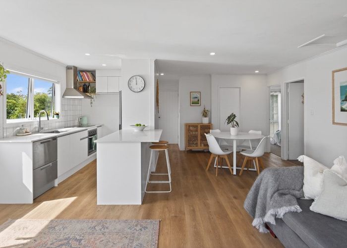  at 2/7 Tuscan Place, Half Moon Bay, Manukau City, Auckland