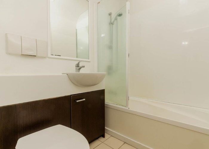  at 19/2 Western Springs Road, Morningside, Auckland City, Auckland