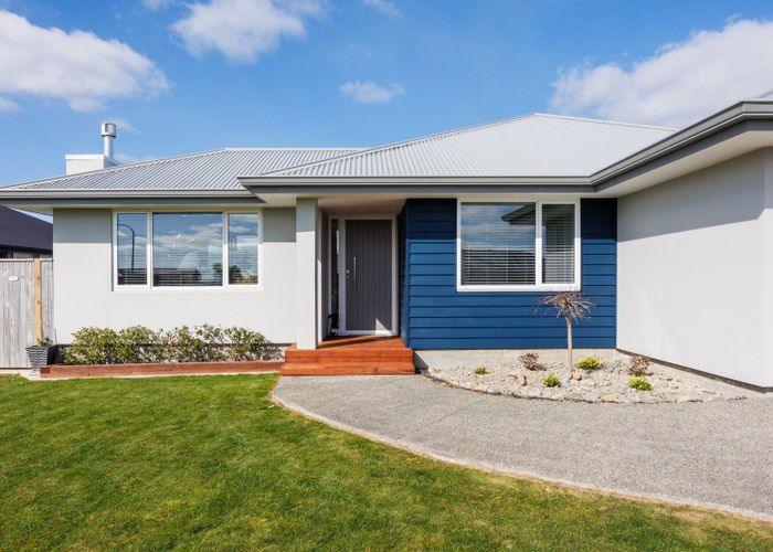  at 6 Atlantic Drive, Fitzherbert, Palmerston North