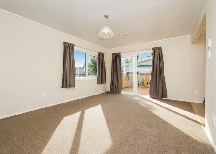  at 1/62 Glenvar Road, Torbay, Auckland