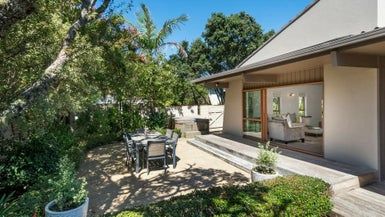  at 22 Langstone Place, Chatswood, Auckland