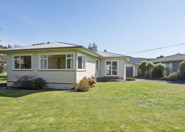  at 207 Whitby Road, Wakefield