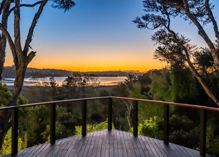  at 92 Paekakariki Hill Road, Porirua