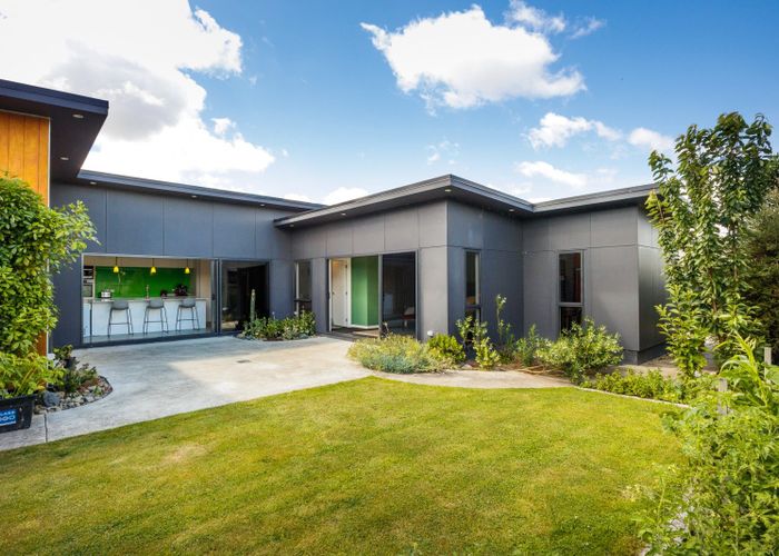  at 300 Cambridge Avenue, Ashhurst, Ashhurst