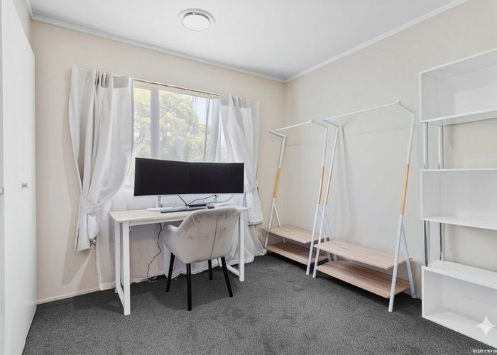  at 2/16 Normanton Street, Glenfield, North Shore City, Auckland