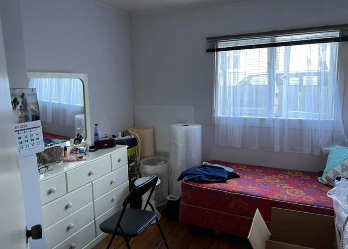  at 15 Robert Burke Place, Henderson, Waitakere City, Auckland