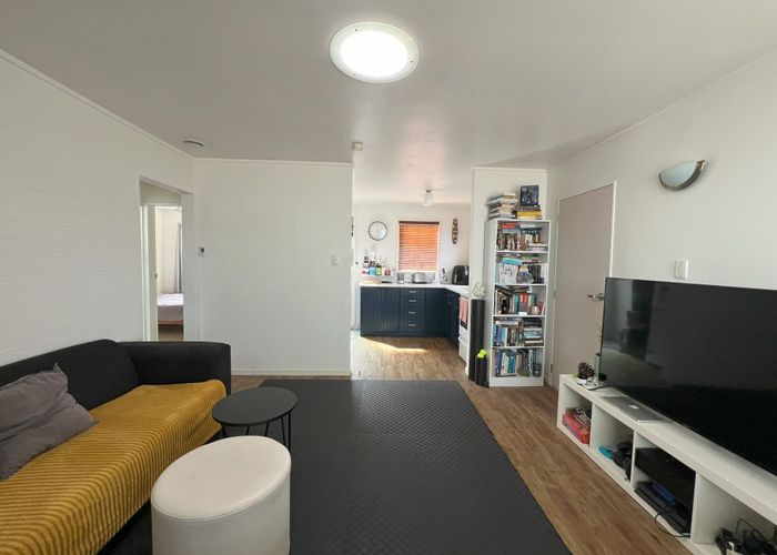  at 2/10 Lyall Parade, Lyall Bay, Wellington, Wellington