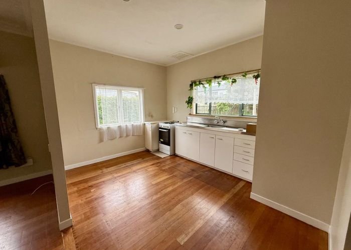  at 5 Thomas road, Mangere, Manukau City, Auckland