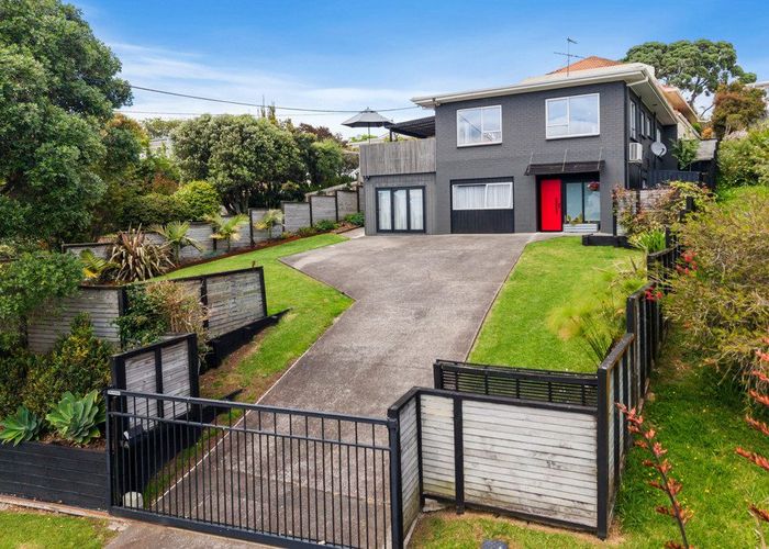  at 1/18 Mizpah Road, Torbay, Auckland