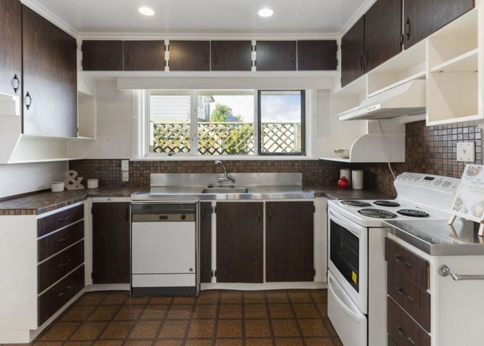  at 10 McCullough Avenue, Papatoetoe, Auckland