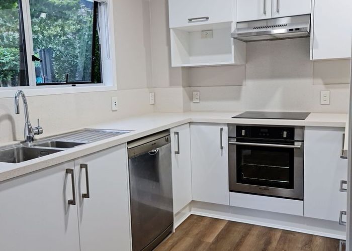  at 140L Ireland Road, Mount Wellington, Auckland