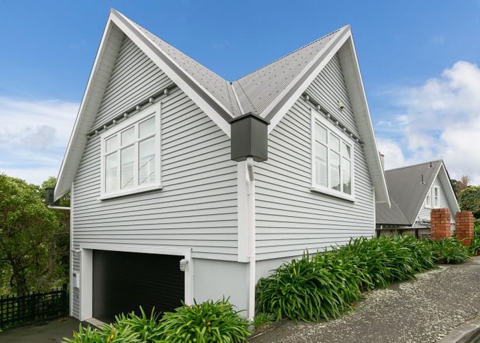  at 118 Overtoun Terrace, Hataitai, Wellington