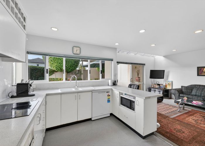  at 2/176 Upland Road, Remuera, Auckland City, Auckland