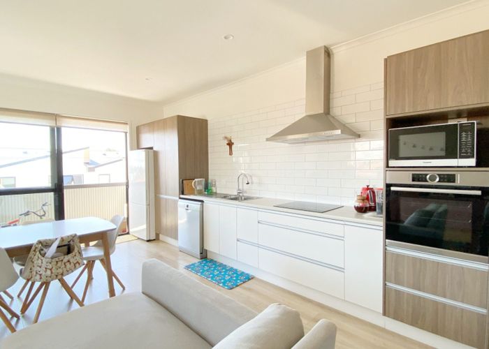  at 5/2 Frances Bryers Road, Hobsonville, Waitakere City, Auckland