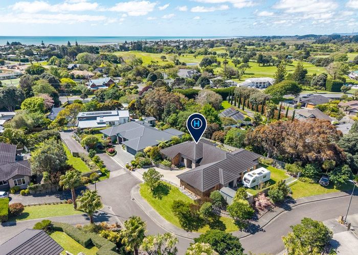  at 15 Fairway Oaks Drive, Waikanae Beach, Kapiti Coast, Wellington