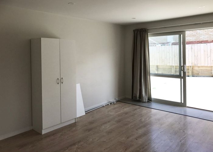  at 33B Hutchinsons Road, Bucklands Beach, Manukau City, Auckland