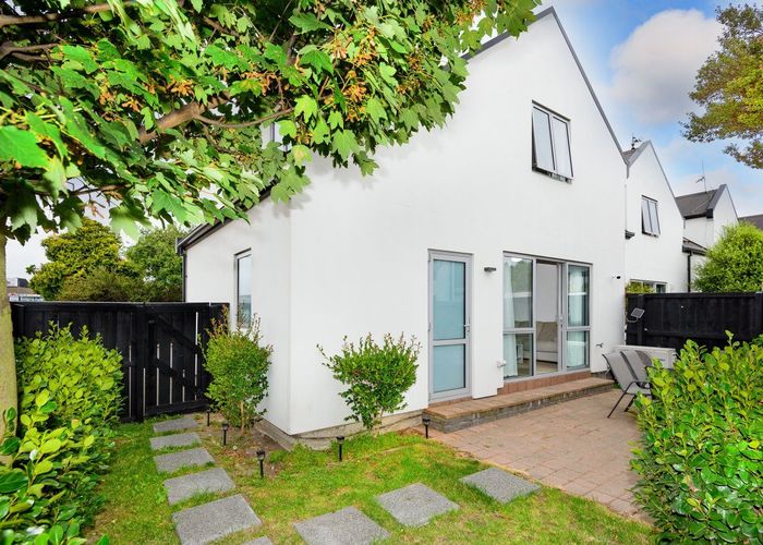  at 1/84 Shakespeare Road, Waltham, Christchurch