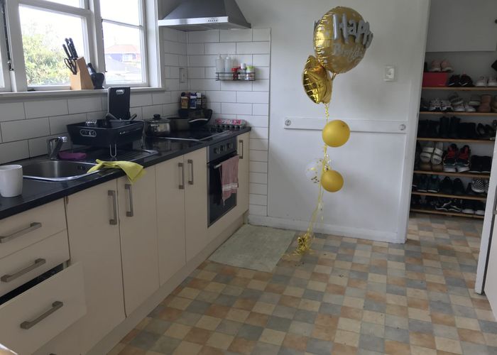  at 1/1334 Dominion Road, Mount Roskill, Auckland