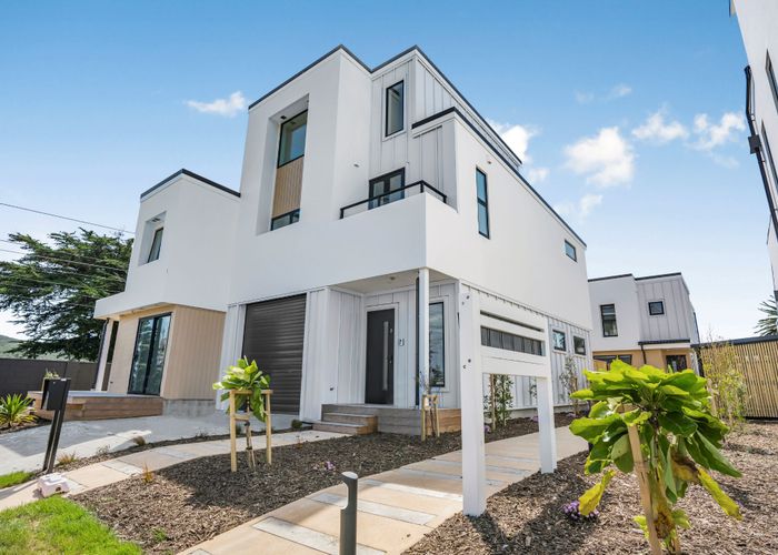  at 2/10 Pascoe Avenue , Paremata, Porirua, Wellington
