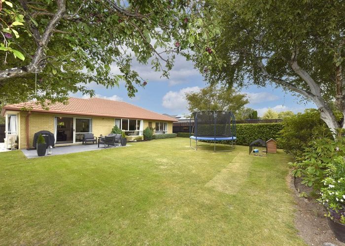  at 14 Parkside Crescent, Northwood, Christchurch