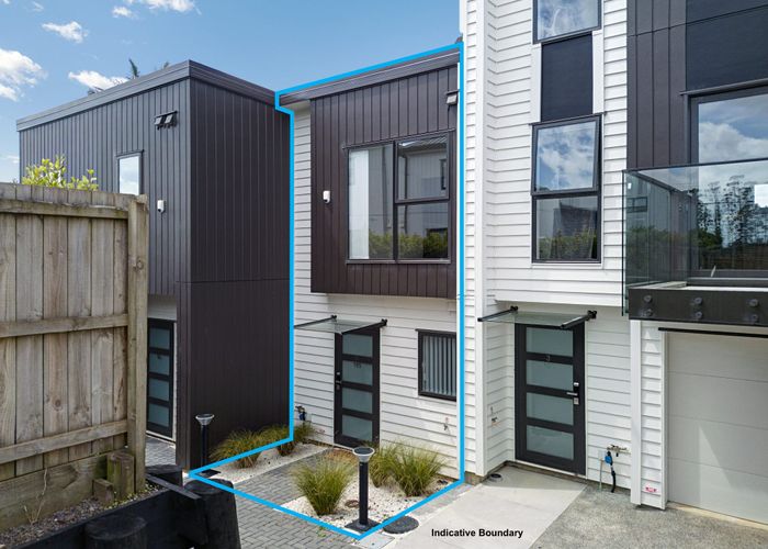  at 2/105 Hobsonville Road, West Harbour, Auckland