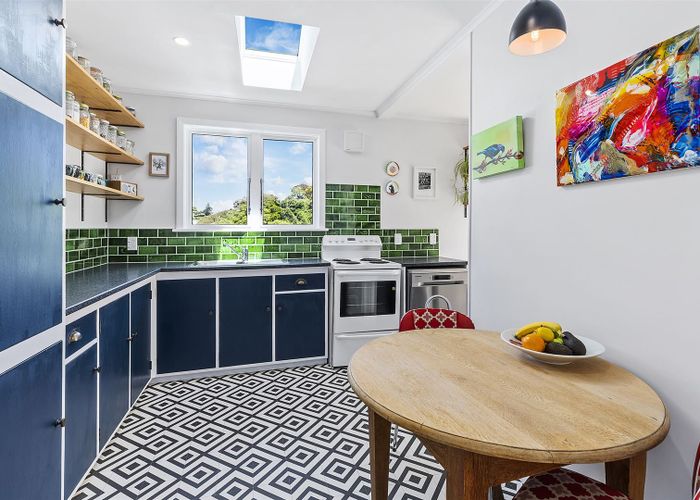  at 65 Airlie Road, Plimmerton, Porirua