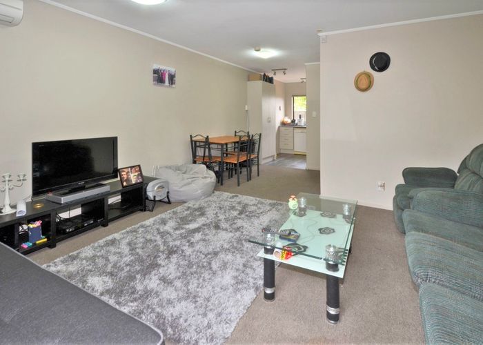  at 2/77 Lismore Street, Waltham, Christchurch