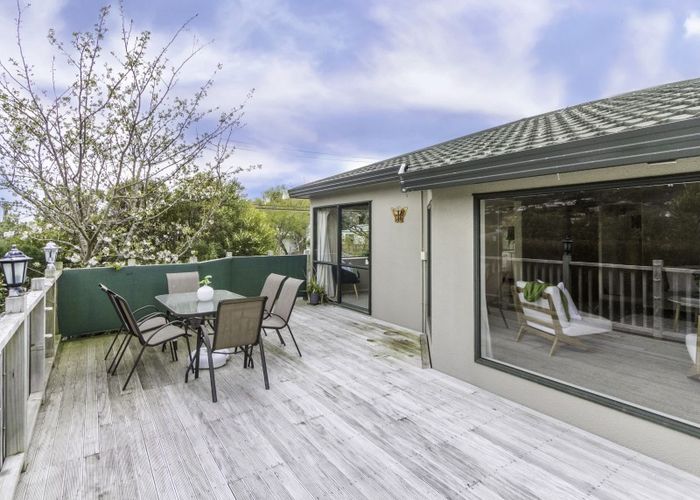  at 2 Kowhai Street, Tawa, Wellington