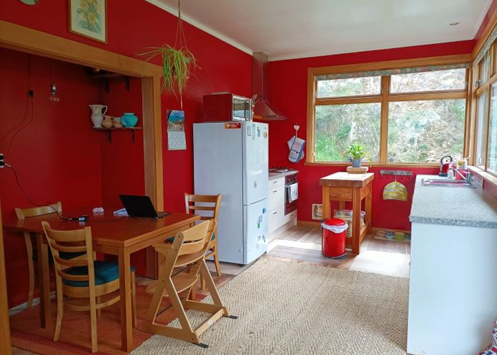  at 121 Barnard Street, Wadestown, Wellington