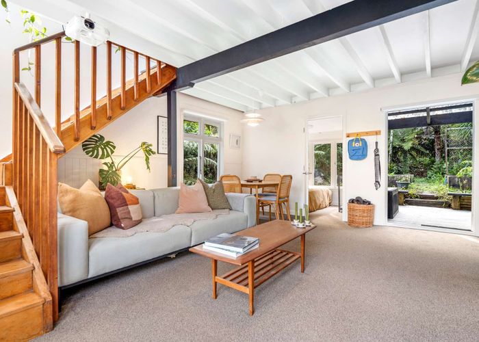  at 33 Tainui Road, Titirangi, Waitakere City, Auckland