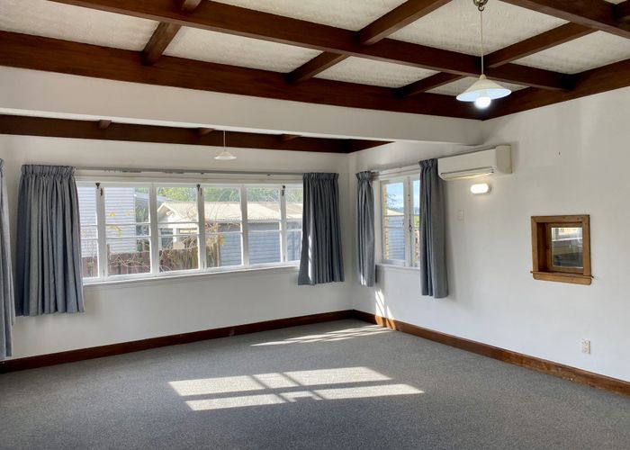  at 5 Kahikatea Drive, Melville, Hamilton