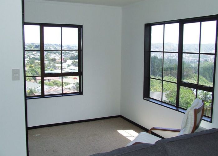  at 3b Woodridge Drive, Newlands, Wellington, Wellington