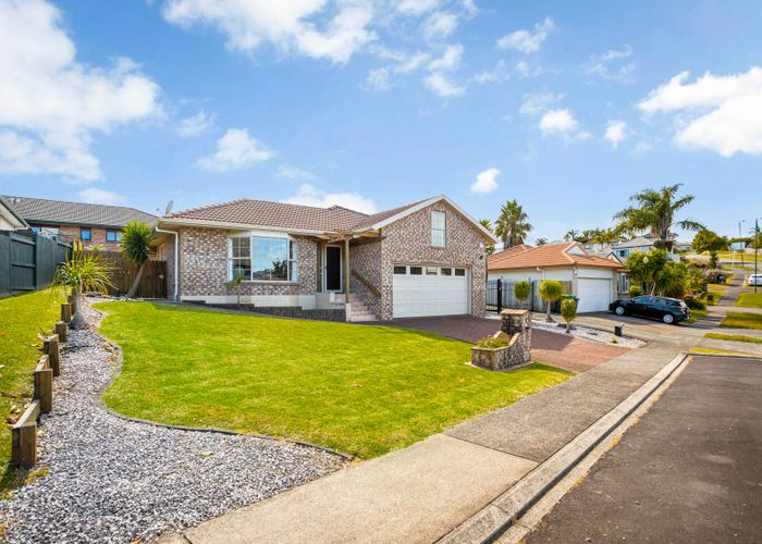  at 29 Hercules Drive, Henderson, Auckland