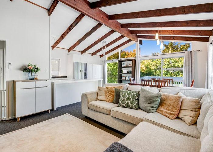  at 8 Teviot Place, Totara Vale, North Shore City, Auckland