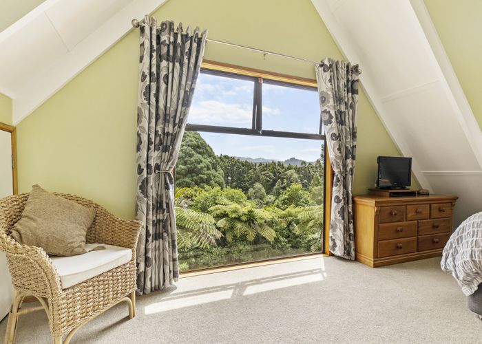  at 15 Karen Road, Laingholm, Auckland
