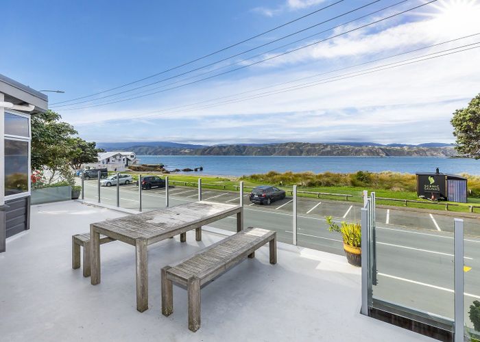  at 217 Marine Parade, Seatoun, Wellington