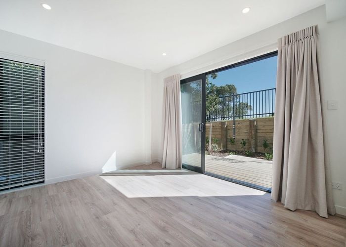  at 6/150 Royal Road, Massey, Waitakere City, Auckland