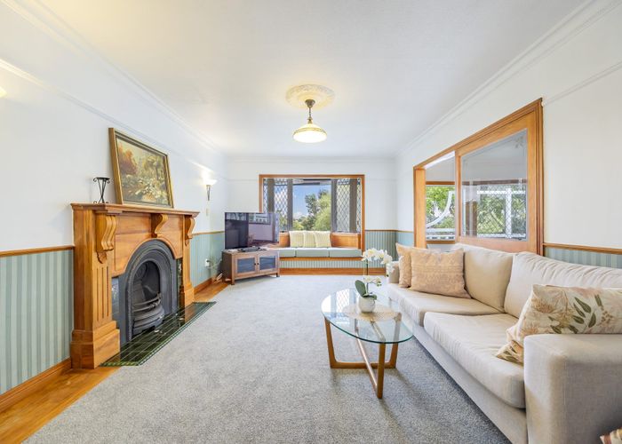  at 17 Louise Place, Browns Bay, North Shore City, Auckland