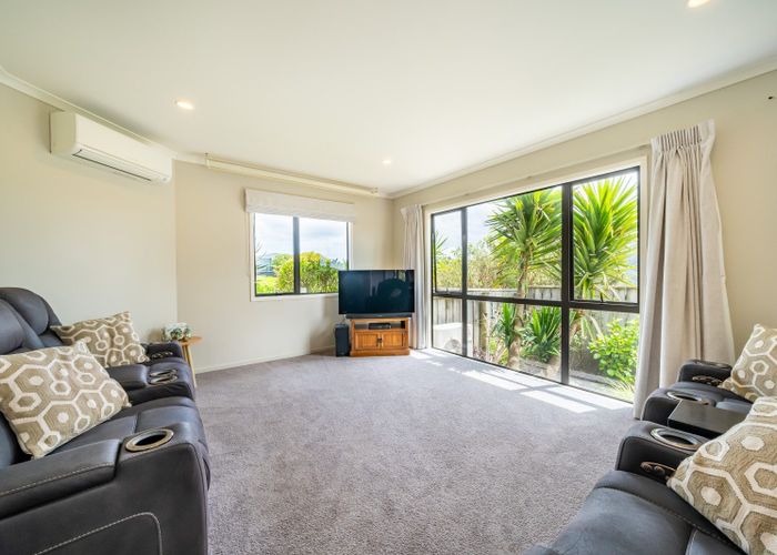  at 25 Landsdowne Terrace, Karori, Wellington