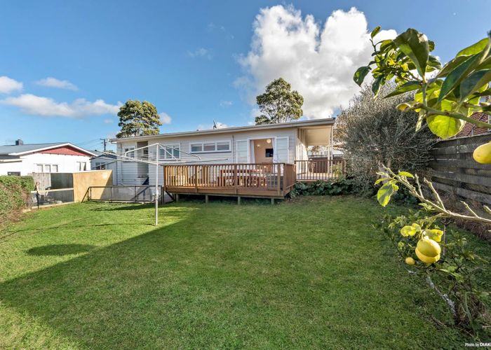  at 4 Whitney Street, New Windsor, Auckland