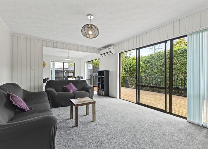 at 2/19 Landon Avenue, Papatoetoe, Auckland
